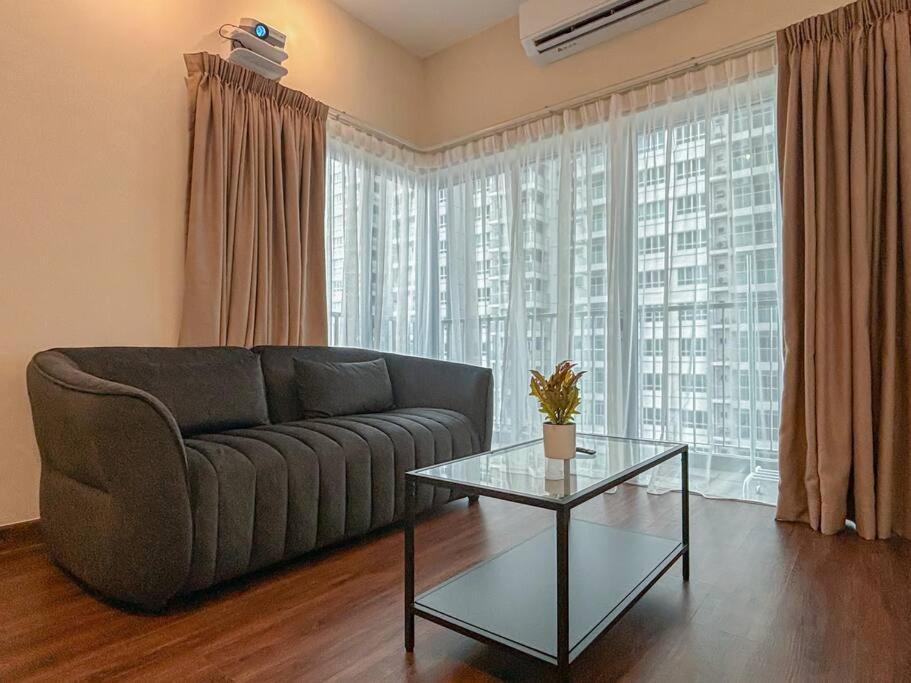 Razak Cornerstone, 10m To Mid Valley, Kl Pangsapuri *